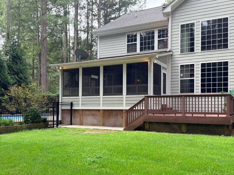 Building Photo - 5604 Pine Rock Ct
