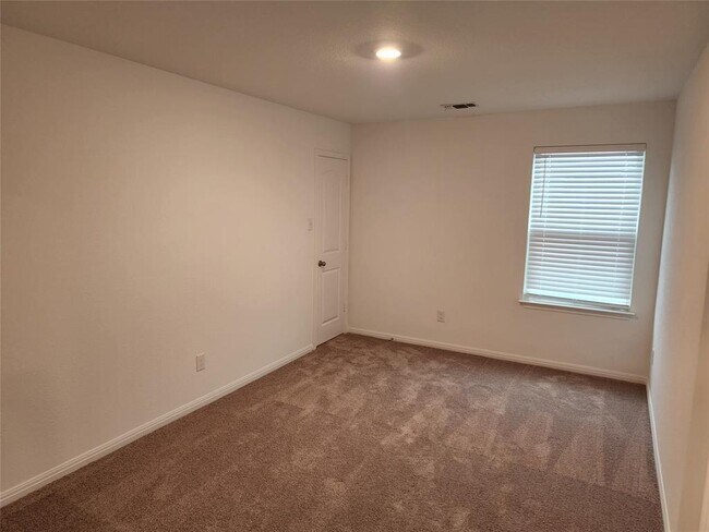 Building Photo - 18412 Speculator Ln