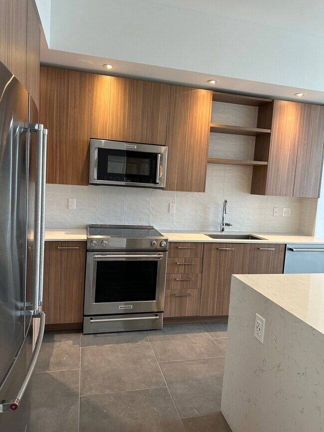 Building Photo - 235 NE 29th St