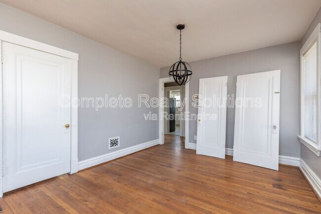 Building Photo - 5352 Neosho St