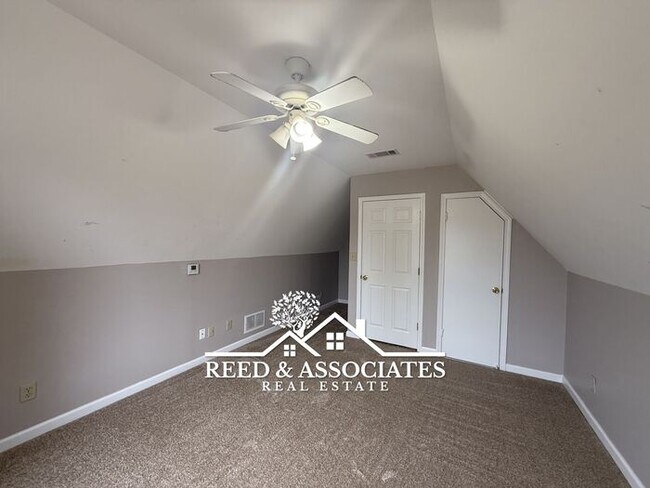 Building Photo - Cordova Home Located in Quiet Cove!