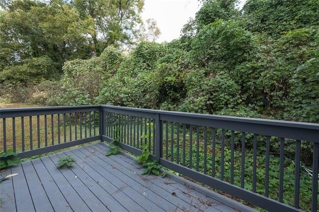 Building Photo - 2027 Lois Pl NW