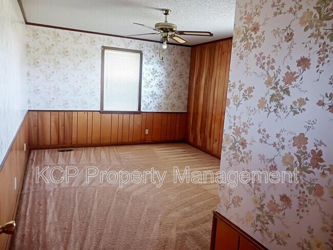 Building Photo - 600 Paw Paw Rd