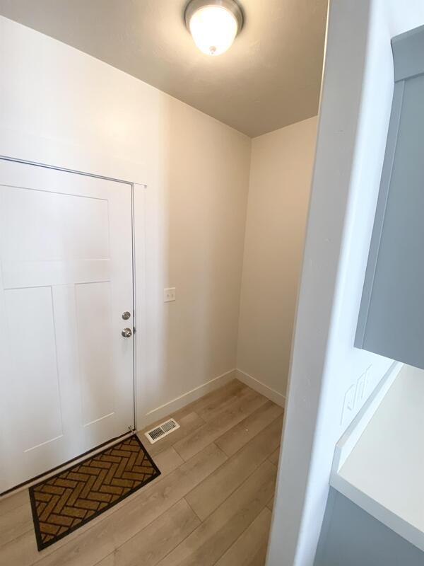 Building Photo - 521 N 20 W