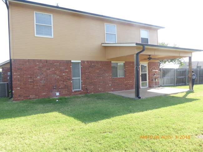Building Photo - 4302 SW Parkridge Blvd