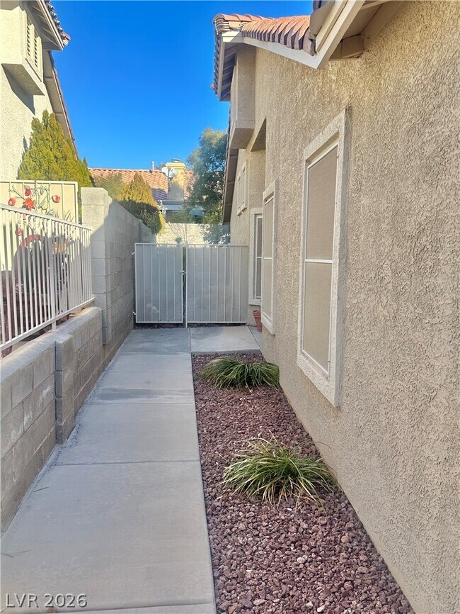 Building Photo - 9708 Fionna Ln