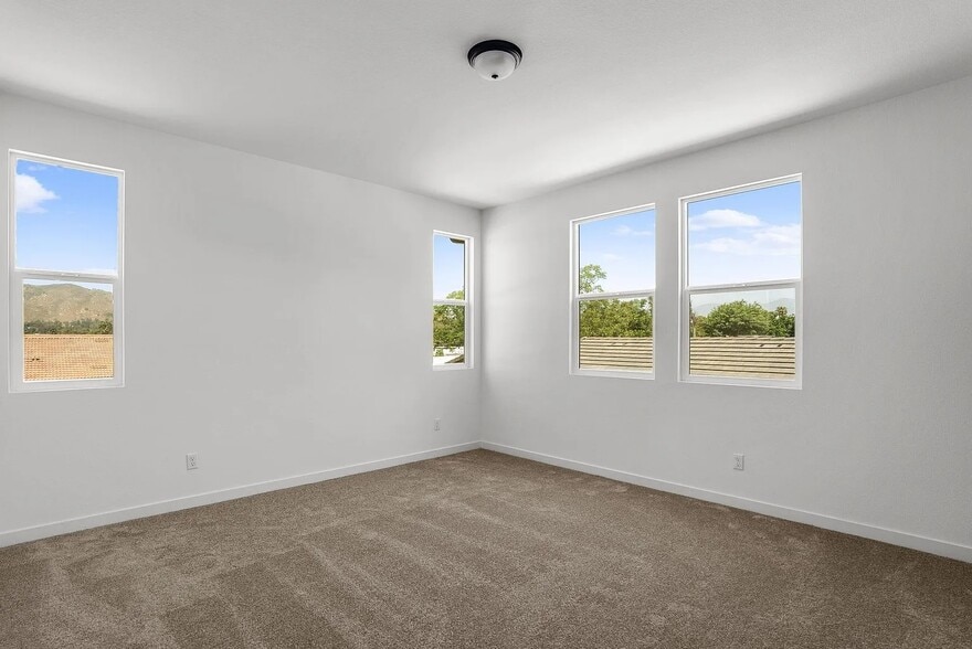 Building Photo - 5834 Norwood Ave