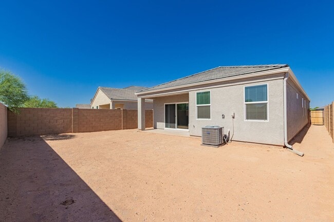 Building Photo - Brand New - Never Lived In 3 Bedroom / 2 B...