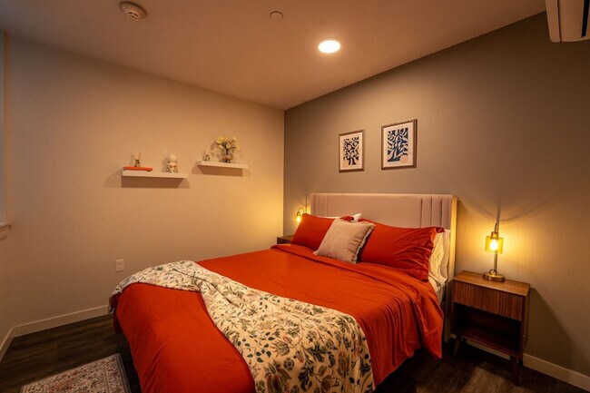 Building Photo - 111 S Adams St