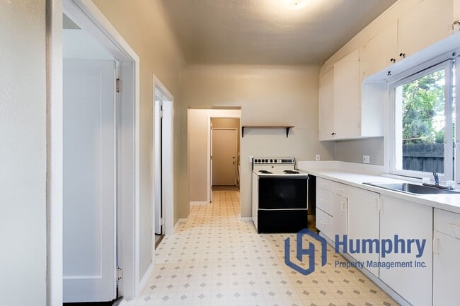 Building Photo - Boise 809Sqft Cute historical home near Veteran's Memorial Park