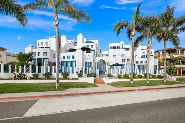 Building Photo - 5437 La Jolla Blvd