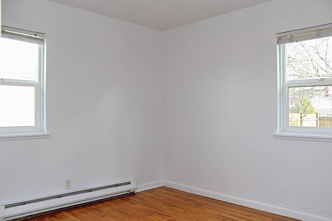 Building Photo - 4926 NE 77th Ave