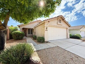Building Photo - Stylish 1-story 1,301 Sq. Ft. House in Inv...