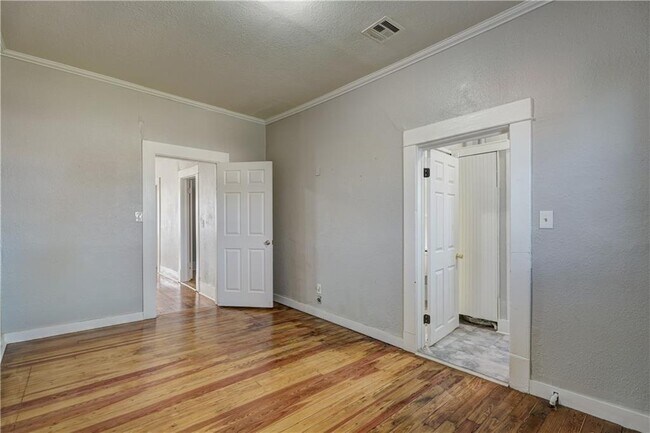 Building Photo - 1715 NW 21st St