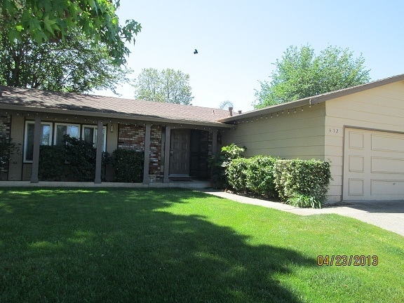 Primary Photo - Beautiful Home Awaits Tenants