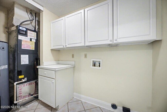 Building Photo - 100 Bermuda Bay Cir