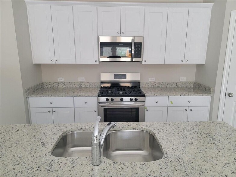 Building Photo - 4217 Waxwing St