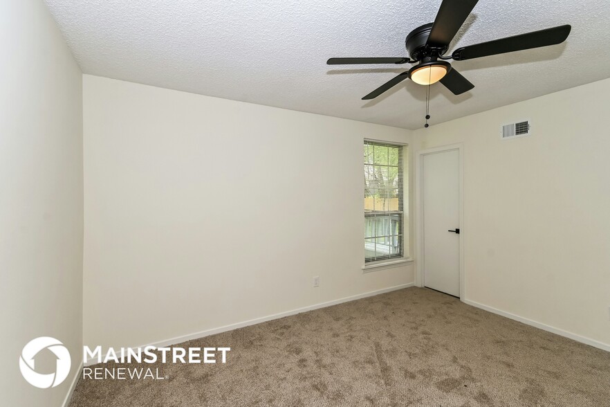 Building Photo - 3862 Kerwood Ave