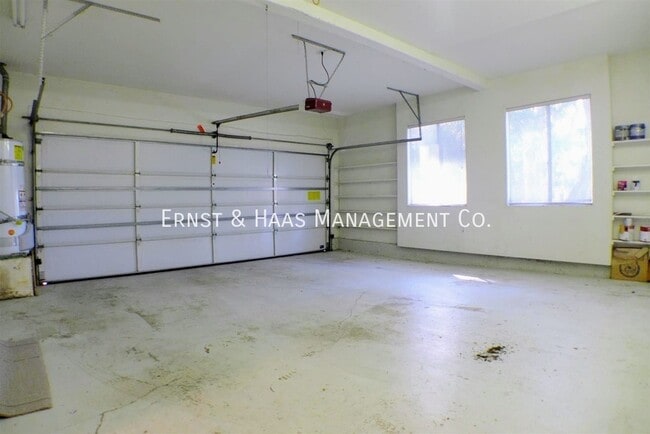 Building Photo - 3560 Pine Ave