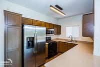 Building Photo - Stylish Upstairs 2Bdm 2Ba Condo in a Desir...