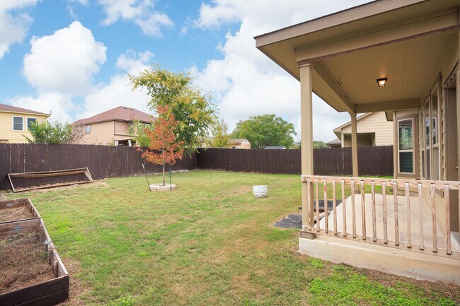 Building Photo - 5903 Bridle Bnd