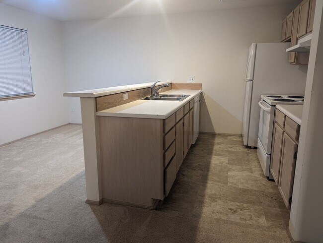 Building Photo - 3-Bedroom Silverdale Ridgetop near Island Lake.