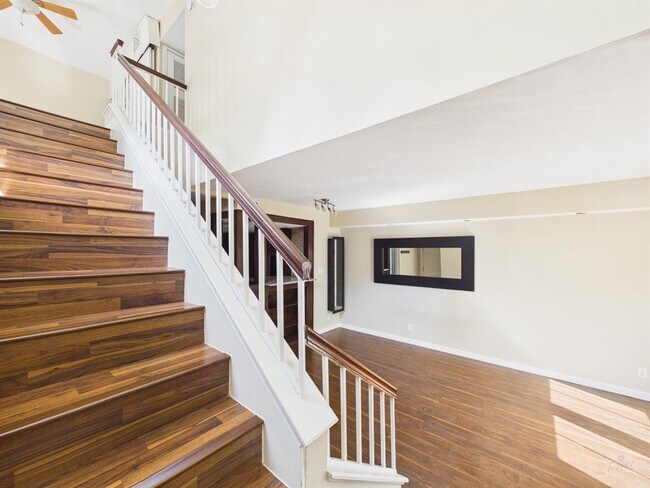 Building Photo - 2529 Rio Grande St