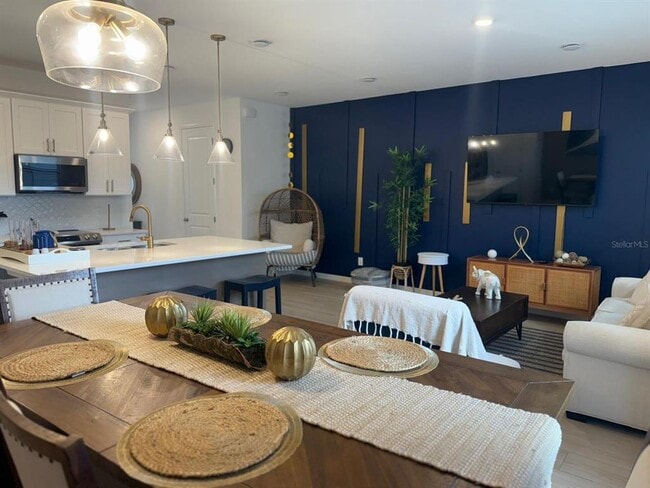 Building Photo - 803 Longboat Dr