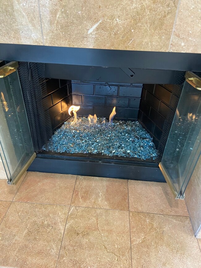 Building Photo - 5016 Enfield Ave