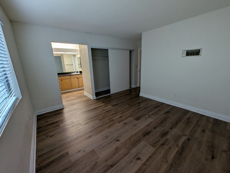 Building Photo - 10246 Black Mountain Rd