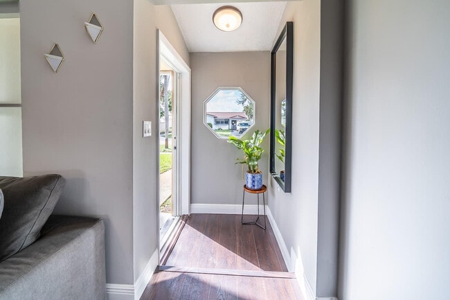 Building Photo - 2101 N 52nd Ave