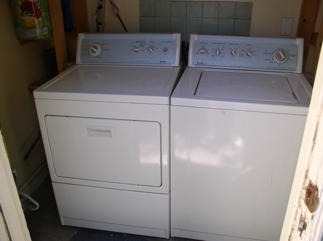 On site Free laundry - 5042 Sawtelle Blvd