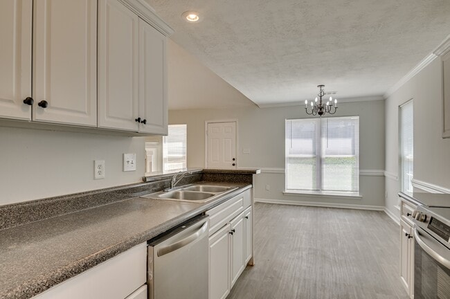 Building Photo - 409 Urial Dr