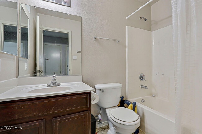 Building Photo - 14270 Gil Reyes Dr