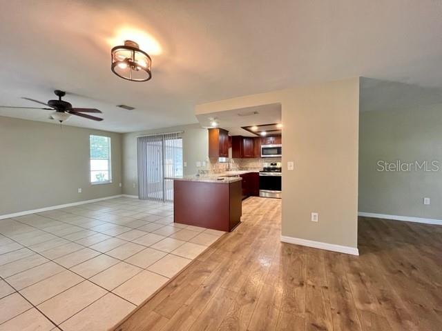 Building Photo - 7540 Oakshire Dr