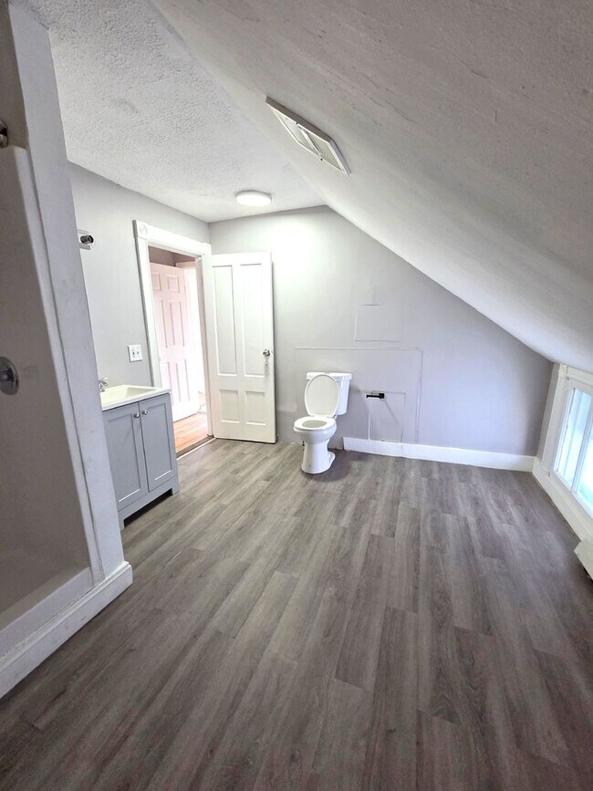 Building Photo - 90-92 Boutwell Street