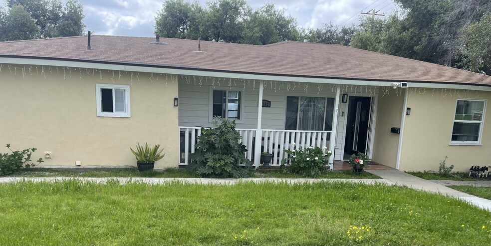 Primary Photo - 1102 E Foothill Blvd