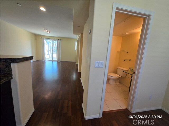 Building Photo - 17871 Shady View Dr