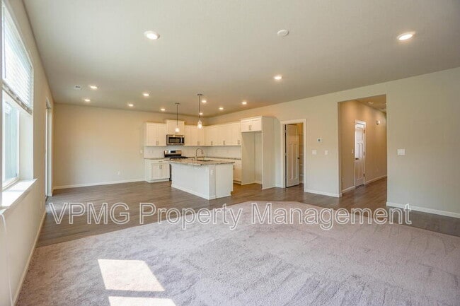 Building Photo - 11603 NE 138th Ave