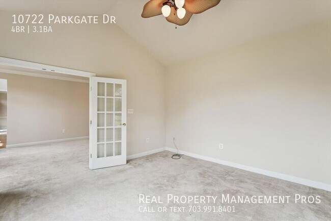 Building Photo - 10722 Parkgate Dr