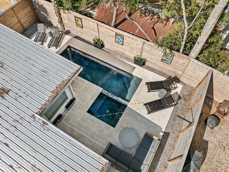 Building Photo - 21 Pearl St