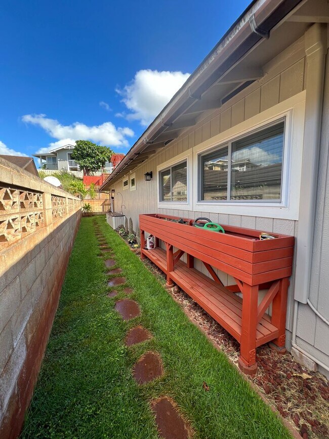 Building Photo - 348ADA