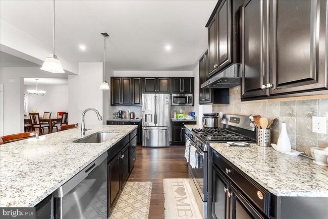 Building Photo - 305 Goodwick Dr