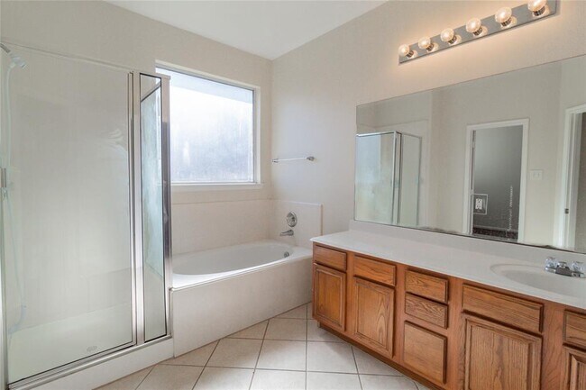 Building Photo - 17115 Sperry Landing Dr