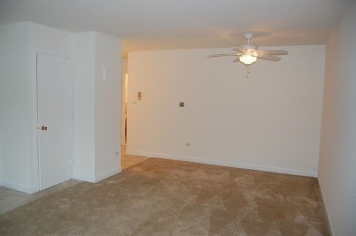 Building Photo - 140 E Lake St