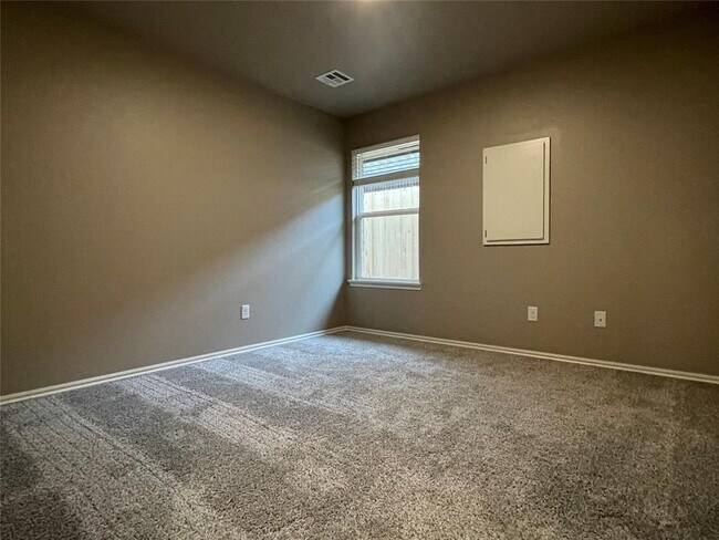 Building Photo - 920 Coles Creek