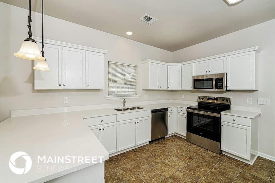 Building Photo - 1291 Washington Dr