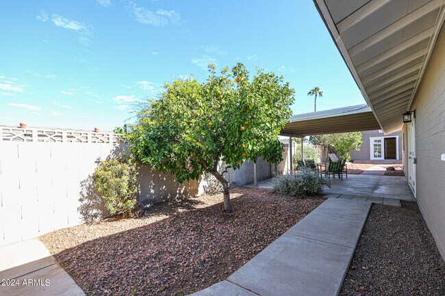 Building Photo - 3332 W Crocus Dr