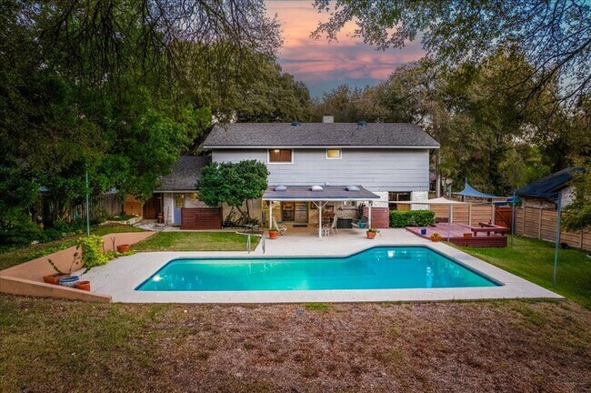 Building Photo - 9502 Castlewood Dr