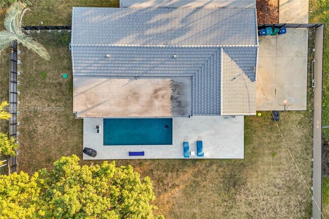 Building Photo - 8501 SW 142nd St